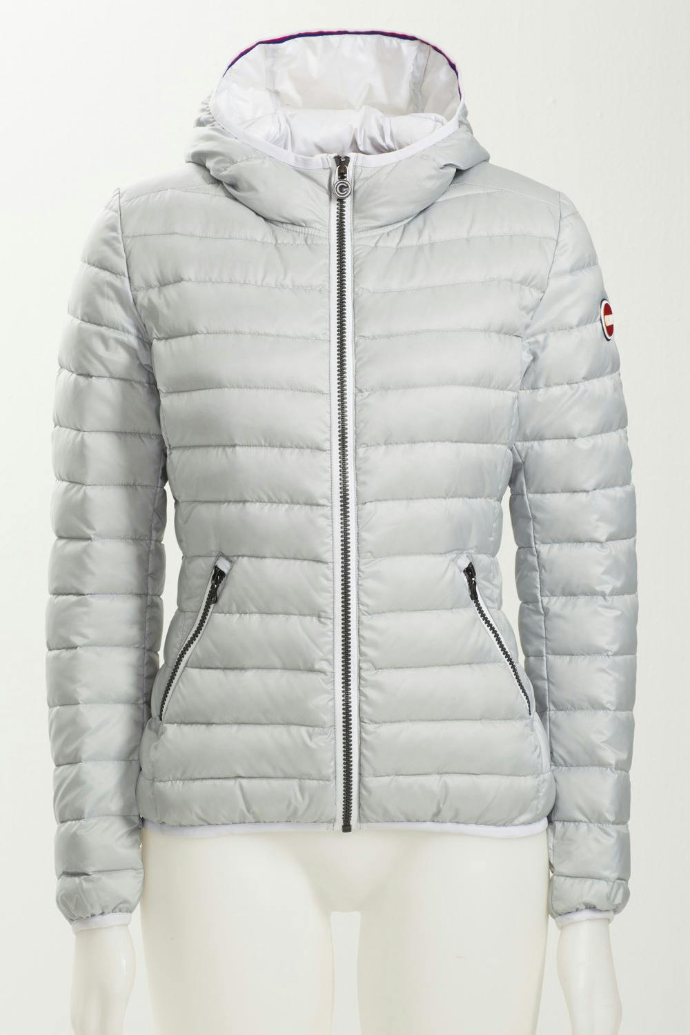 Lysgrå dunjakke fra Colmar, kr 3000.